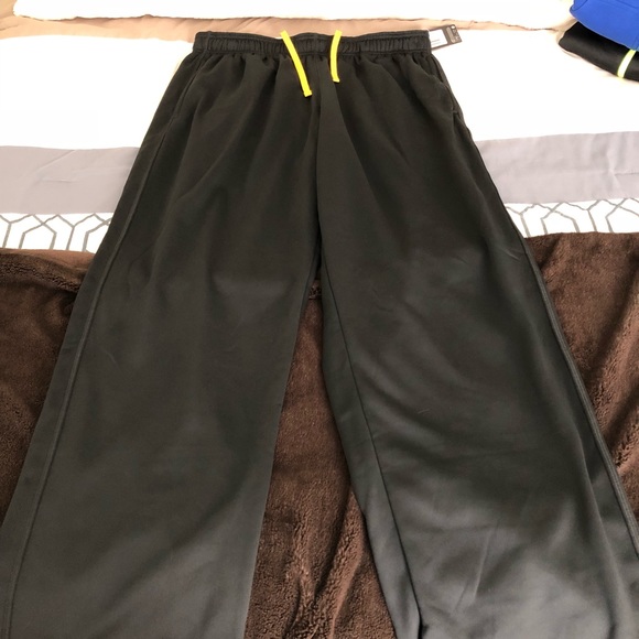 SOLD! SOLD! Nike LiveStrong Sweatsuit set - Picture 6 of 8